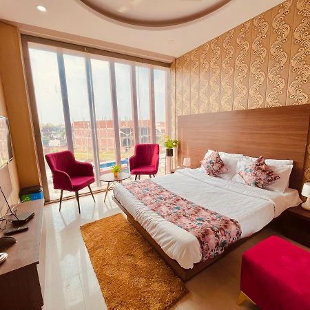 Hotel Pearl Grand, Zirakpur - Top Rated & Most Awarded Property In Tricity Chandīgarh Dış mekan fotoğraf