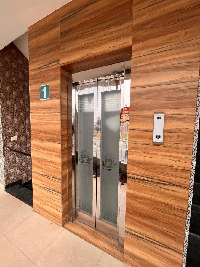 Hotel Pearl Grand, Zirakpur - Top Rated & Most Awarded Property In Tricity Chandīgarh Dış mekan fotoğraf