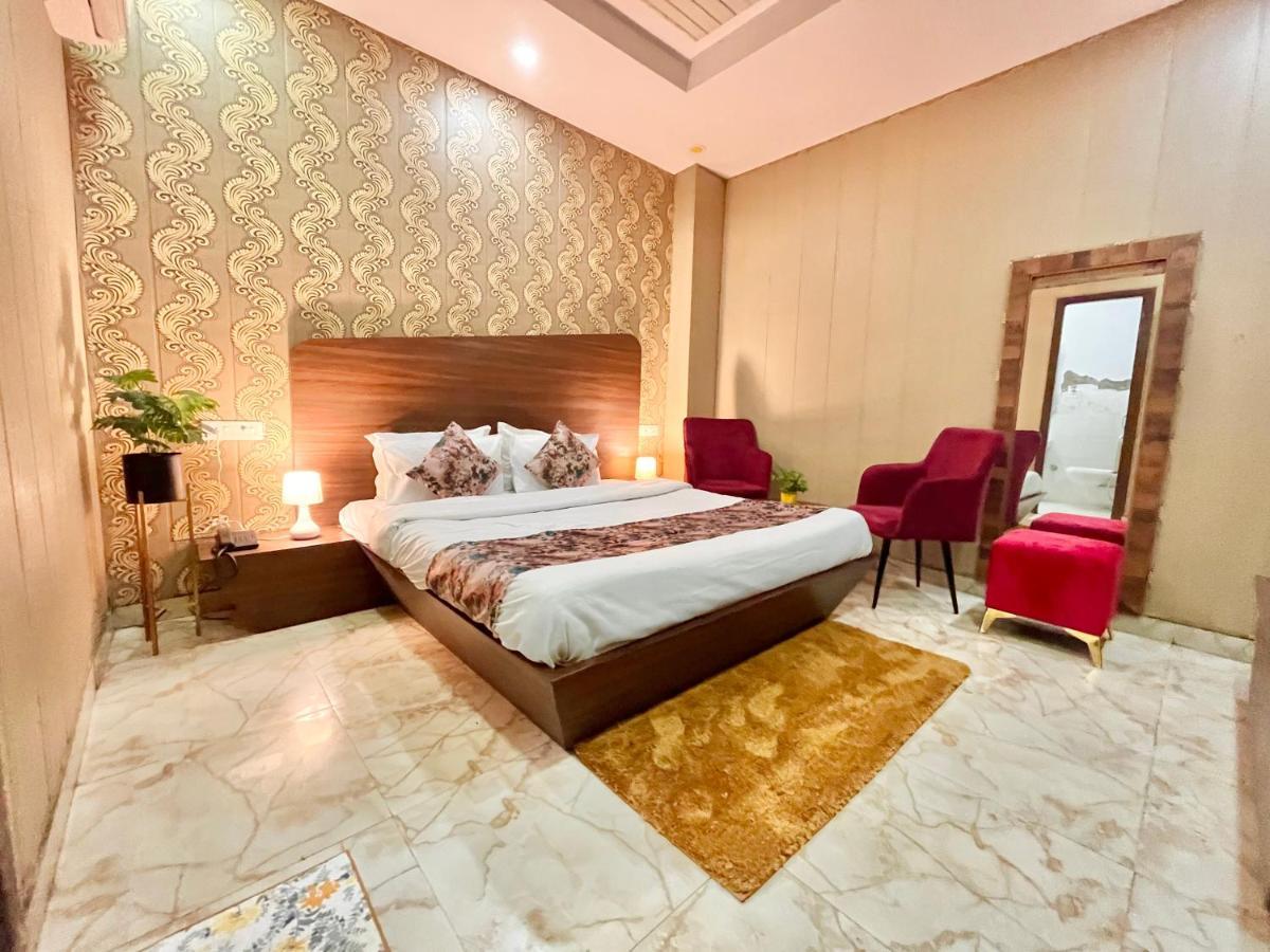 Hotel Pearl Grand, Zirakpur - Top Rated & Most Awarded Property In Tricity Chandīgarh Dış mekan fotoğraf