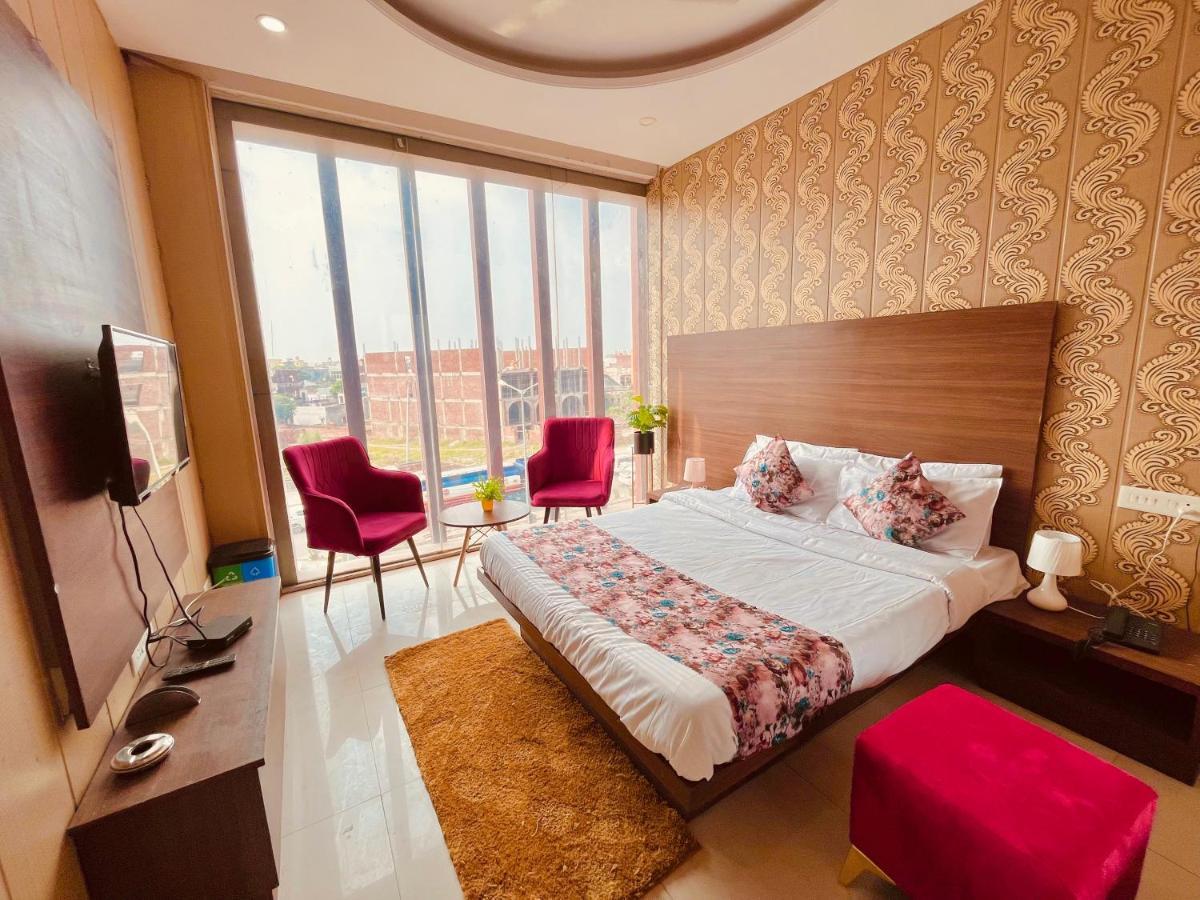 Hotel Pearl Grand, Zirakpur - Top Rated & Most Awarded Property In Tricity Chandīgarh Dış mekan fotoğraf