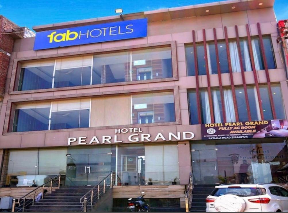 Hotel Pearl Grand, Zirakpur - Top Rated & Most Awarded Property In Tricity Chandīgarh Dış mekan fotoğraf