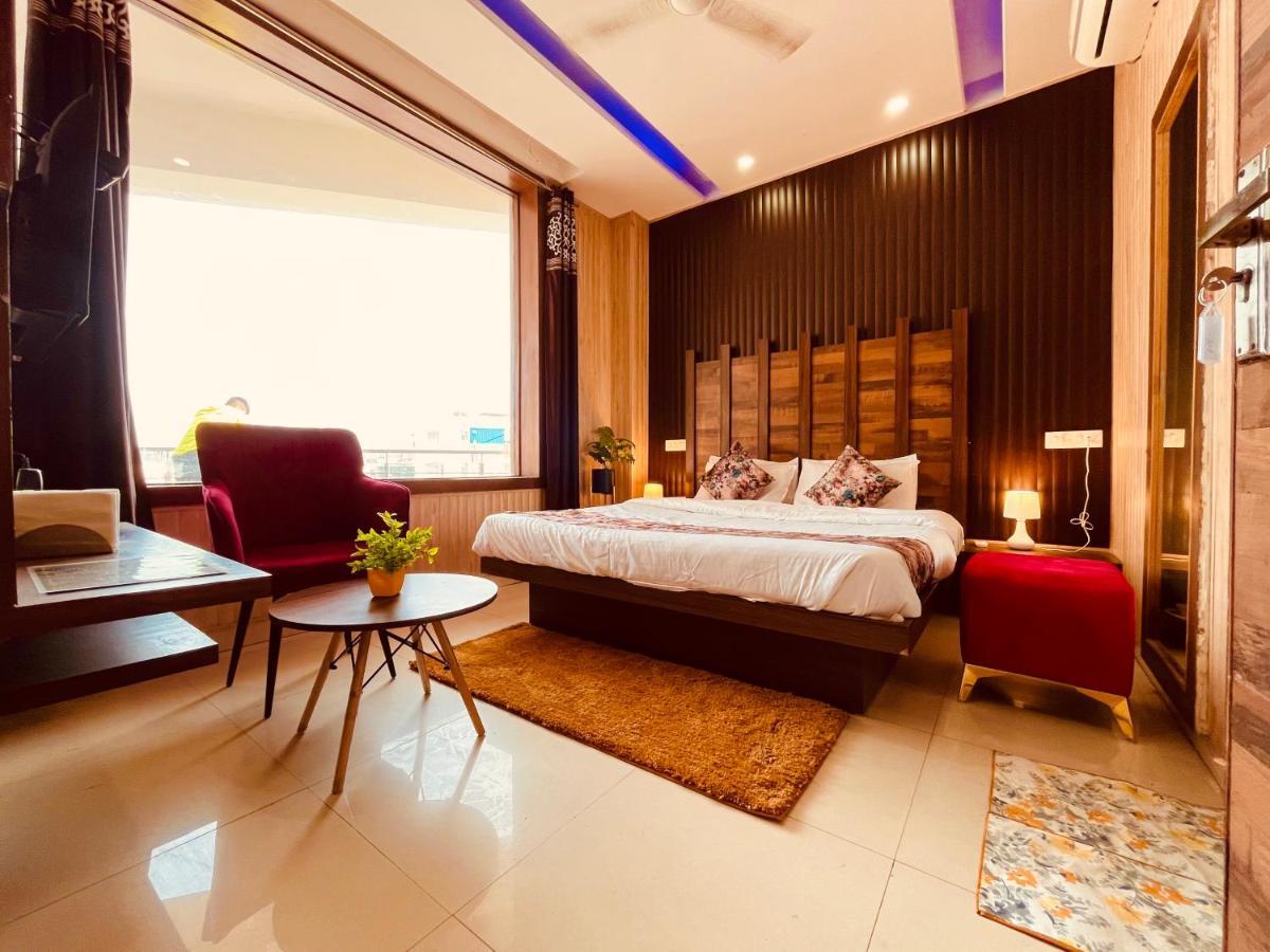Hotel Pearl Grand, Zirakpur - Top Rated & Most Awarded Property In Tricity Chandīgarh Dış mekan fotoğraf